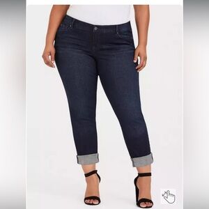 20 - torrid Boyfriend Straight Mid-Rise Jean